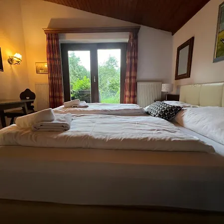 Familienappartement Mit Balkon